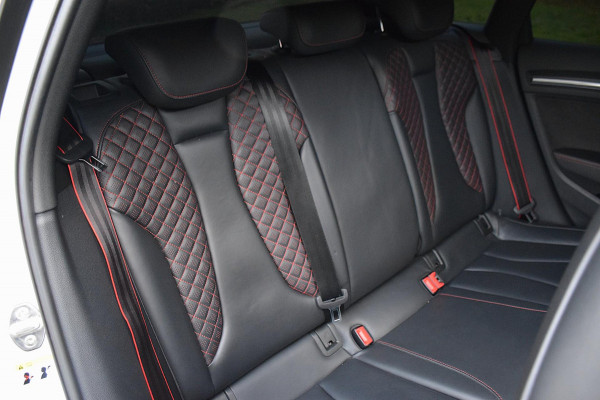 Audi A3 Sportback 2.5 TFSI RS 3 quattro*Pano*Rs-Seats*530PK*Mat Grey*VOL*