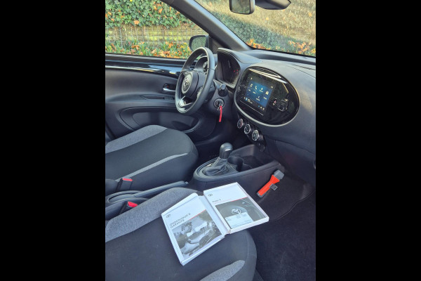 Toyota Aygo X Camera Cruise Zwart Automaat CarPlay 1e-eigenaar NAP NL Auto Fabrieksgarantie! 1.0 VVT-i S-CVT Play