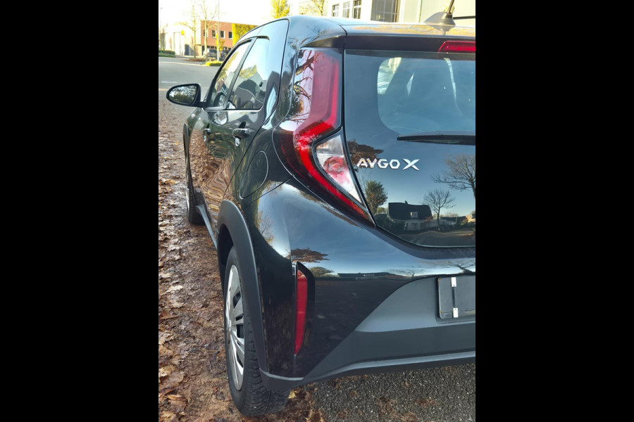 Toyota Aygo X Camera Cruise Zwart Automaat CarPlay 1e-eigenaar NAP NL Auto Fabrieksgarantie! 1.0 VVT-i S-CVT Play