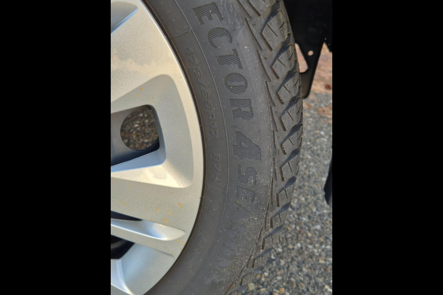 Toyota Aygo X Camera Cruise Zwart Automaat CarPlay 1e-eigenaar NAP NL Auto Fabrieksgarantie! 1.0 VVT-i S-CVT Play