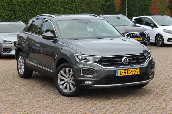 Volkswagen T-Roc 2.0 TSI 4Motion Sport / Trekhaak / Camera / Virtual Cockpit / CarPlay / 17'' / Stoelverwarming / DAB / ACC / Elektr. achterklep