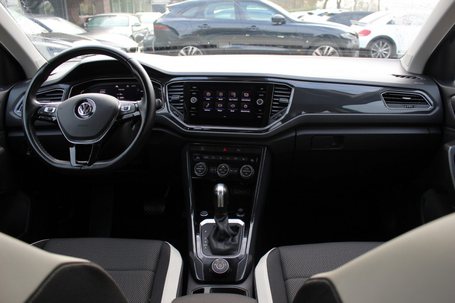 Volkswagen T-Roc 2.0 TSI 4Motion Sport / Trekhaak / Camera / Virtual Cockpit / CarPlay / 17'' / Stoelverwarming / DAB / ACC / Elektr. achterklep
