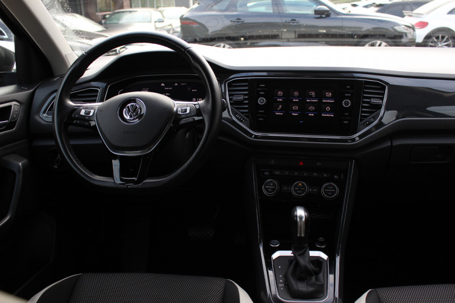 Volkswagen T-Roc 2.0 TSI 4Motion Sport / Trekhaak / Camera / Virtual Cockpit / CarPlay / 17'' / Stoelverwarming / DAB / ACC / Elektr. achterklep