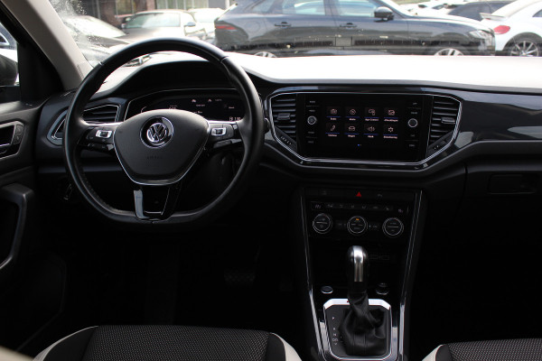 Volkswagen T-Roc 2.0 TSI 4Motion Sport / Trekhaak / Camera / Virtual Cockpit / CarPlay / 17'' / Stoelverwarming / DAB / ACC / Elektr. achterklep