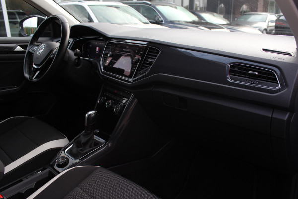 Volkswagen T-Roc 2.0 TSI 4Motion Sport / Trekhaak / Camera / Virtual Cockpit / CarPlay / 17'' / Stoelverwarming / DAB / ACC / Elektr. achterklep