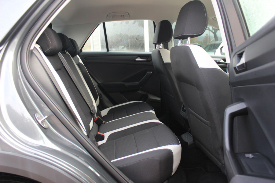 Volkswagen T-Roc 2.0 TSI 4Motion Sport / Trekhaak / Camera / Virtual Cockpit / CarPlay / 17'' / Stoelverwarming / DAB / ACC / Elektr. achterklep