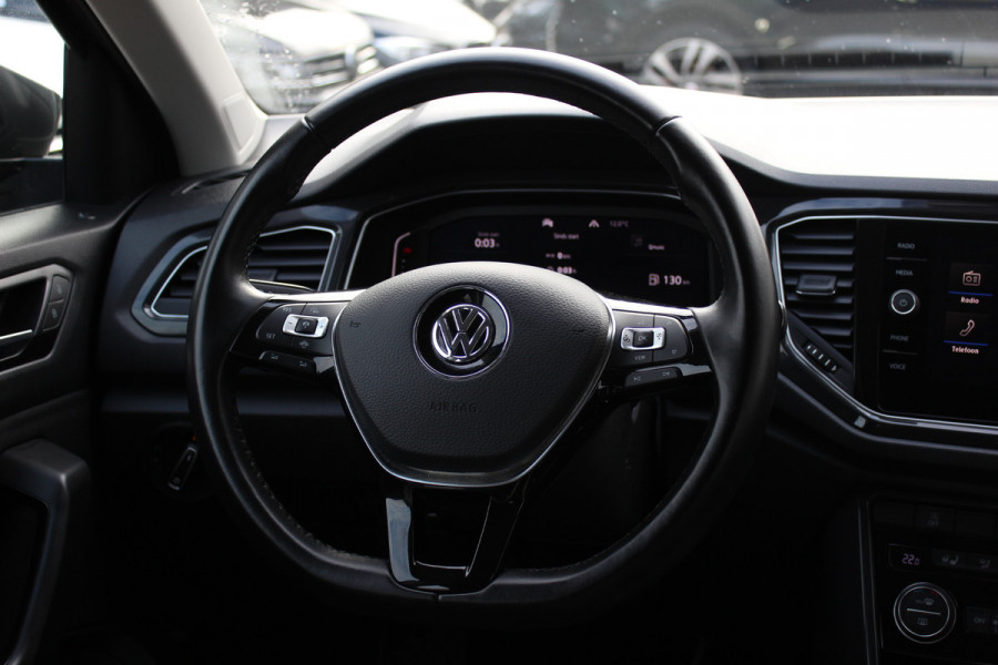 Volkswagen T-Roc 2.0 TSI 4Motion Sport / Trekhaak / Camera / Virtual Cockpit / CarPlay / 17'' / Stoelverwarming / DAB / ACC / Elektr. achterklep