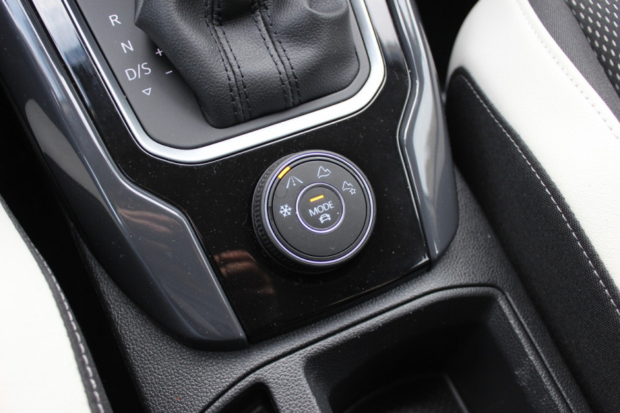 Volkswagen T-Roc 2.0 TSI 4Motion Sport / Trekhaak / Camera / Virtual Cockpit / CarPlay / 17'' / Stoelverwarming / DAB / ACC / Elektr. achterklep