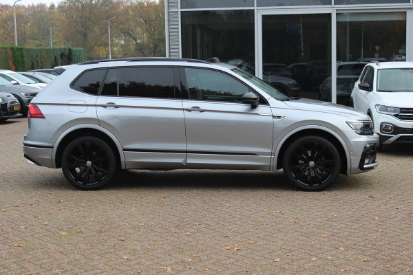Volkswagen Tiguan Allspace 1.5 TSI Highline Business R-line / Trekhaak / Panoramadak / 360Camera / Leder / Keyless / 20'' / CarPlay / Stoelverwarming / DAB / Dodehoek / ACC