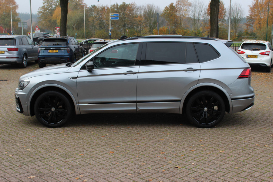 Volkswagen Tiguan Allspace 1.5 TSI Highline Business R-line / Trekhaak / Panoramadak / 360Camera / Leder / Keyless / 20'' / CarPlay / Stoelverwarming / DAB / Dodehoek / ACC