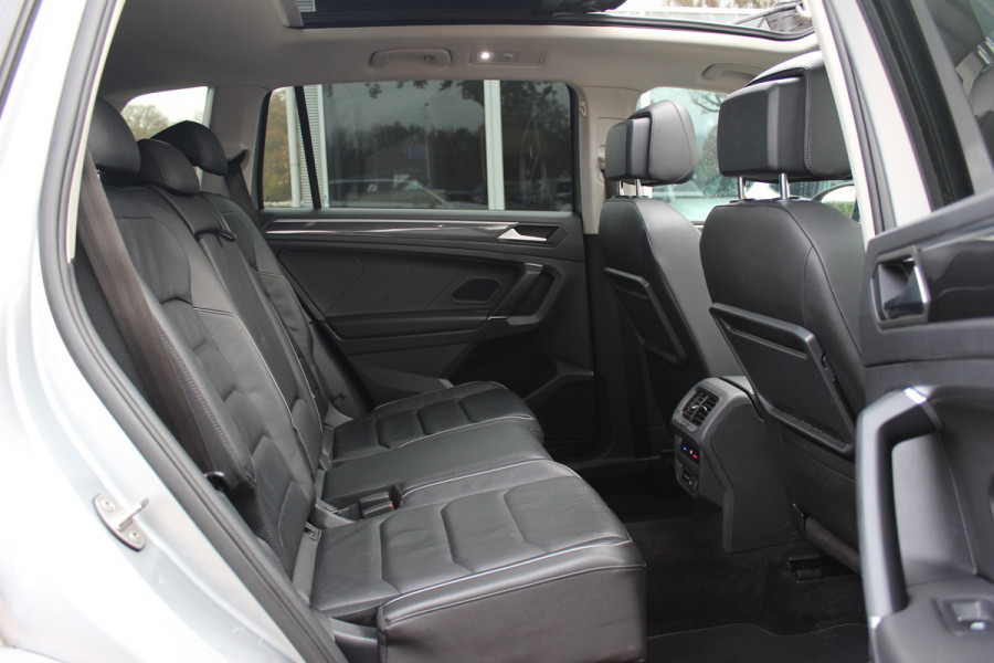 Volkswagen Tiguan Allspace 1.5 TSI Highline Business R-line / Trekhaak / Panoramadak / 360Camera / Leder / Keyless / 20'' / CarPlay / Stoelverwarming / DAB / Dodehoek / ACC