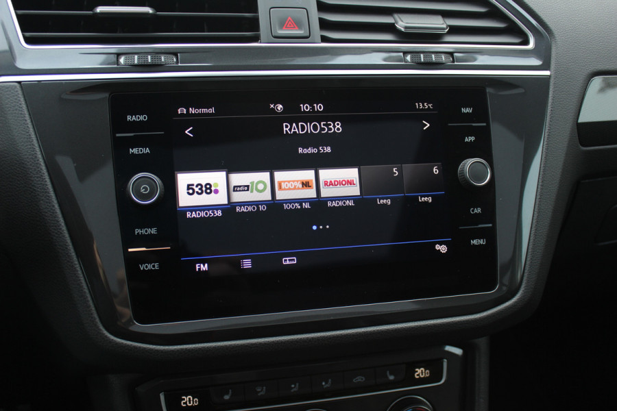 Volkswagen Tiguan Allspace 1.5 TSI Highline Business R-line / Trekhaak / Panoramadak / 360Camera / Leder / Keyless / 20'' / CarPlay / Stoelverwarming / DAB / Dodehoek / ACC