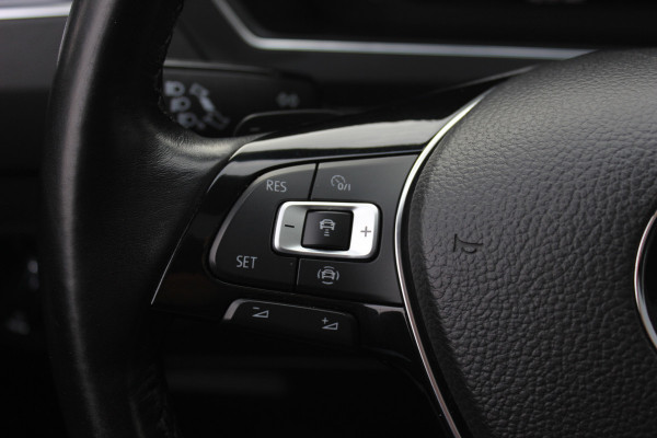 Volkswagen Tiguan Allspace 1.5 TSI Highline Business R-line / Trekhaak / Panoramadak / 360Camera / Leder / Keyless / 20'' / CarPlay / Stoelverwarming / DAB / Dodehoek / ACC