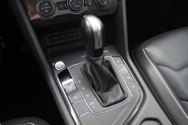 Volkswagen Tiguan Allspace 1.5 TSI Highline Business R-line / Trekhaak / Panoramadak / 360Camera / Leder / Keyless / 20'' / CarPlay / Stoelverwarming / DAB / Dodehoek / ACC
