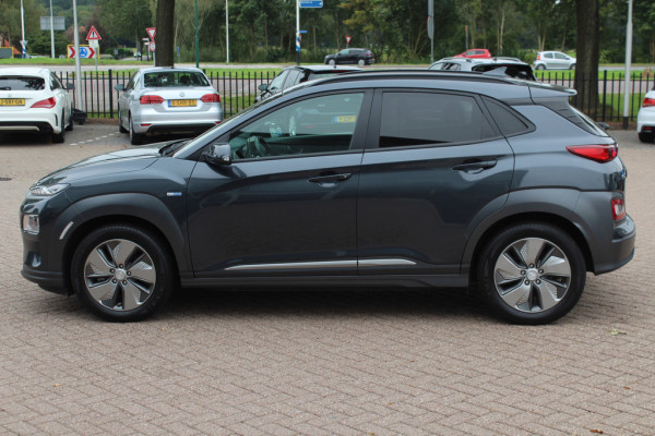 Hyundai Kona EV Premium 64 kWh / SoH 88.6% / Camera / Leder / Head-up / 18'' / Navigatie / Stuur+Stoelverwarming / Keyless / KRELL Audio / DAB / ACC