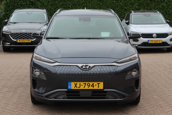 Hyundai Kona EV Premium 64 kWh / SoH 88.6% / Camera / Leder / Head-up / 18'' / Navigatie / Stuur+Stoelverwarming / Keyless / KRELL Audio / DAB / ACC
