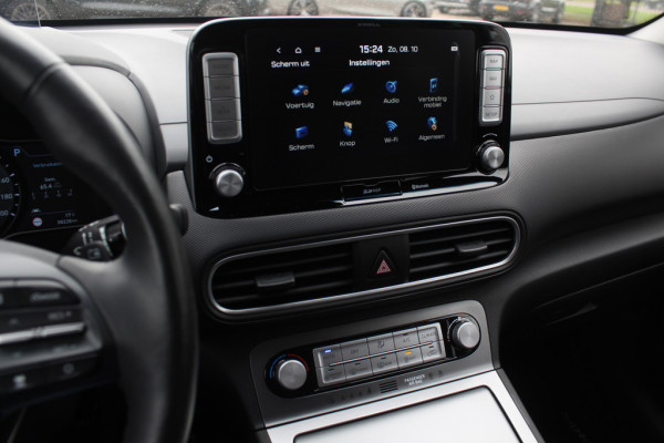 Hyundai Kona EV Premium 64 kWh / SoH 88.6% / Camera / Leder / Head-up / 18'' / Navigatie / Stuur+Stoelverwarming / Keyless / KRELL Audio / DAB / ACC