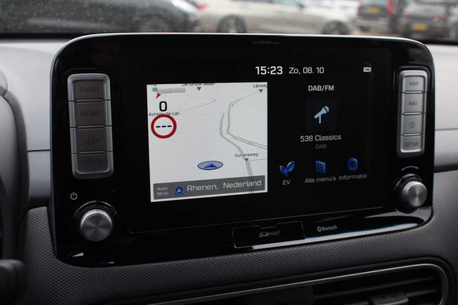 Hyundai Kona EV Premium 64 kWh / SoH 88.6% / Camera / Leder / Head-up / 18'' / Navigatie / Stuur+Stoelverwarming / Keyless / KRELL Audio / DAB / ACC