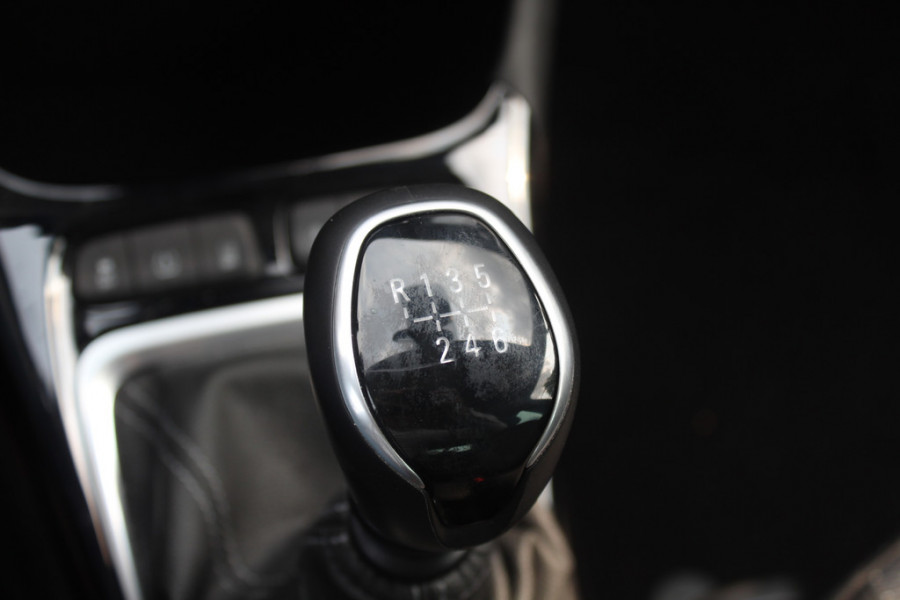 Opel Crossland X 1.2 Turbo 120 Jaar Edition / Nieuwe distr.riem! / Trekhaak / Navigatie / Parkeerhulp achter / 16'' / CarPlay / Cruise Control