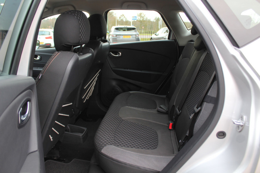 Renault Captur 1.2 TCe Intens 63.468 km! / Camera / Navigatie / Keyless / 17'' / Armsteun / DAB / Cruise Control