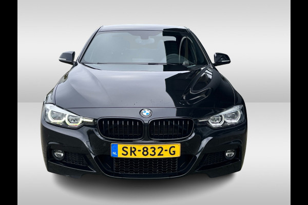 BMW 3-serie 320i Edition M Sport / Trekhaak / Leder / Navigatie / 18'' / Stoelverwarming / Cruise Control