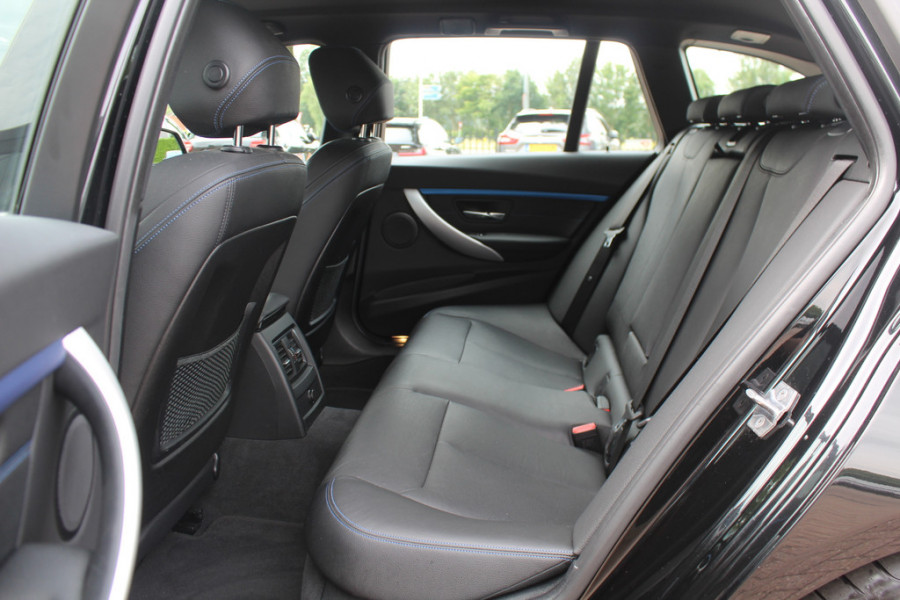 BMW 3-serie 320i Edition M Sport / Trekhaak / Leder / Navigatie / 18'' / Stoelverwarming / Cruise Control