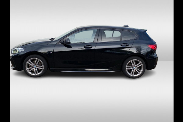 BMW 1-serie 118i Business Ed. M Sport / Camera / Navigatie / Half leder / 17'' / Sportstoelen / CarPlay / Cruise Control
