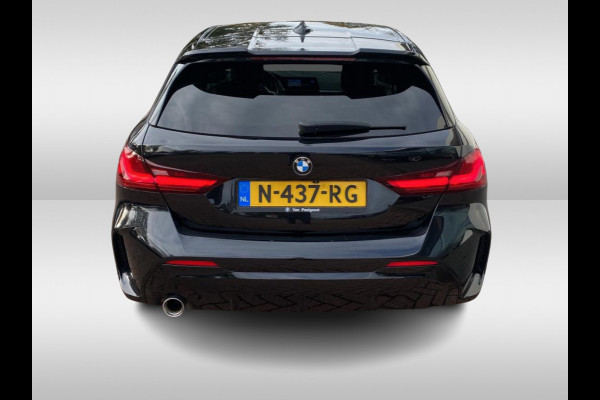 BMW 1-serie 118i Business Ed. M Sport / Camera / Navigatie / Half leder / 17'' / Sportstoelen / CarPlay / Cruise Control
