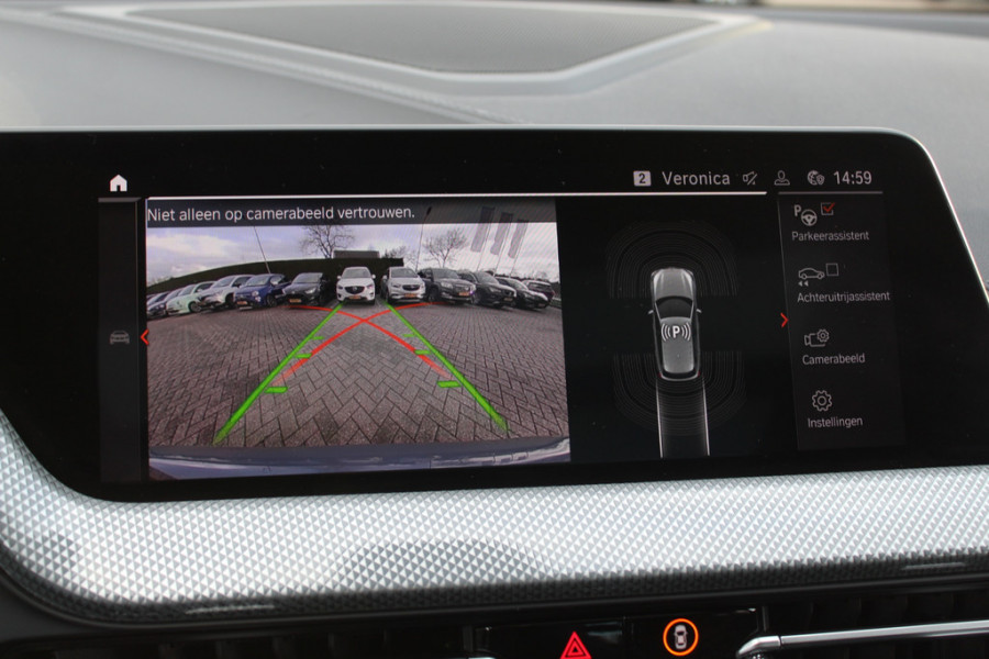 BMW 1-serie 118i Business Ed. M Sport / Camera / Navigatie / Half leder / 17'' / Sportstoelen / CarPlay / Cruise Control