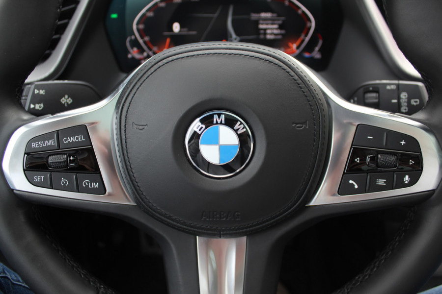 BMW 1-serie 118i Business Ed. M Sport / Camera / Navigatie / Half leder / 17'' / Sportstoelen / CarPlay / Cruise Control