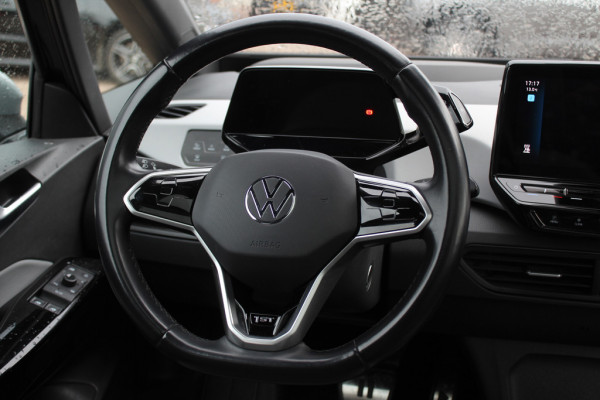 Volkswagen ID.3 First Max 58 kWh / Full option! / Panoramadak / Camera / Head-up / Keyless / 20'' / ACC / Dodehoek / Elektr. stoelen / Massage / Navigatie / Stuurverwarming