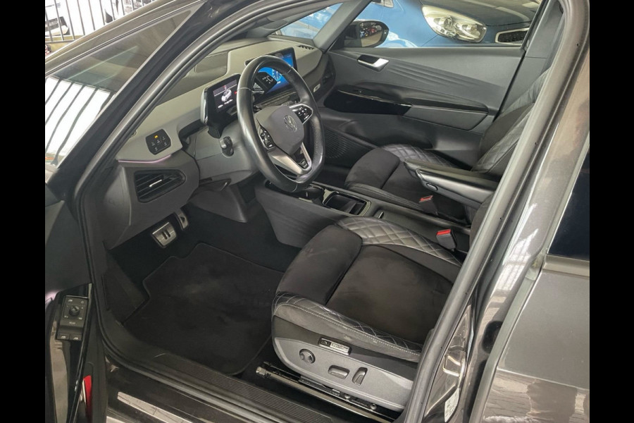 Volkswagen ID.3 First Max 58 kWh / Full option! / Panoramadak / Camera / Head-up / Keyless / 20'' / ACC / Dodehoek / Elektr. stoelen / Massage / Navigatie / Stuurverwarming
