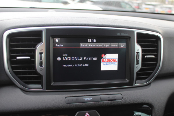 Kia Sportage 1.6 GDI DynamicLine / Camera / Leder / Navigatie / 17'' / Stoelverwarming / DAB / Cruise Control