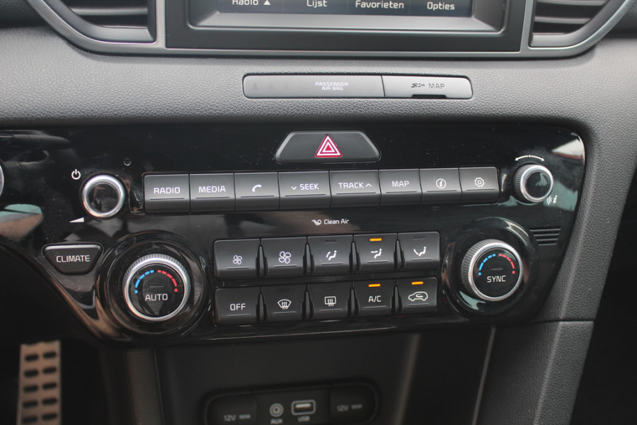 Kia Sportage 1.6 GDI DynamicLine / Camera / Leder / Navigatie / 17'' / Stoelverwarming / DAB / Cruise Control