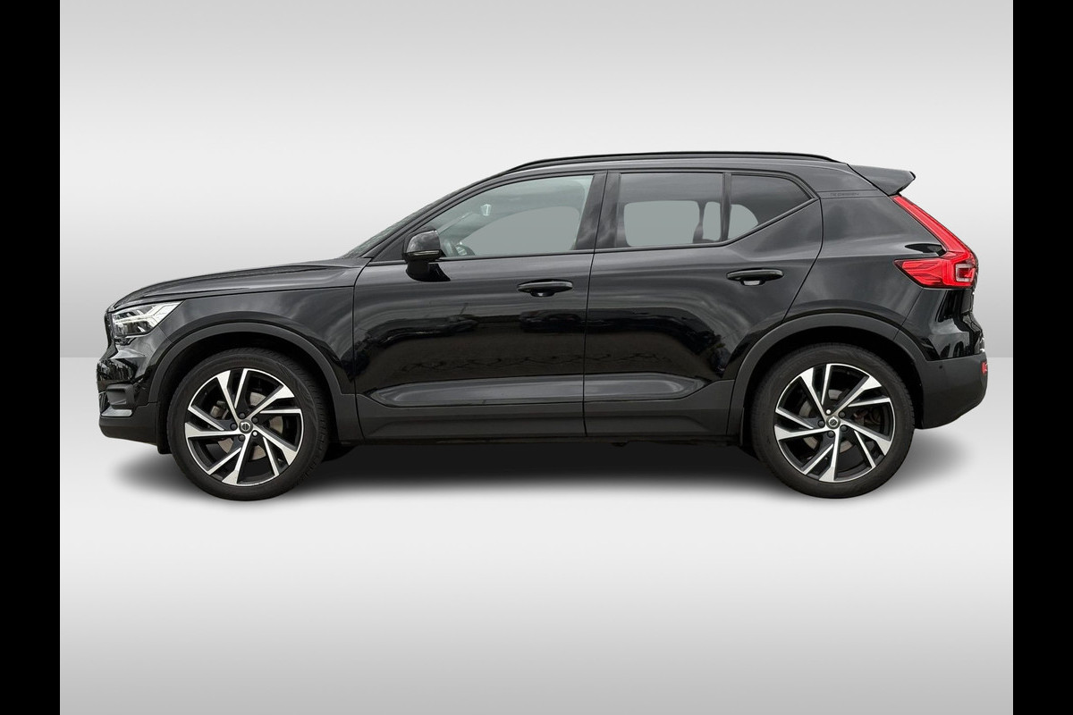 Volvo XC40 2.0 T5 AWD R-Design Intro Edition / Trekhaak / Panoramadak / 360Camera / Standverwarming / Leder / Harman Kardon / Navigatie / Stuurverwarming / ACC / Dodehoek / DAB