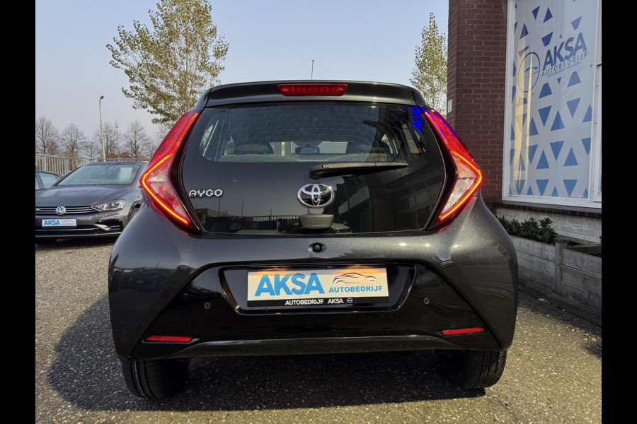 Toyota Aygo 1.0 VVT-i x-play Automaat Sportvelg Camera CarPlay, Airco Garantie