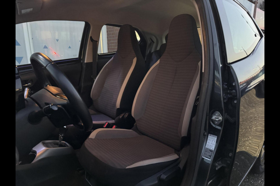 Toyota Aygo 1.0 VVT-i x-play Automaat Sportvelg Camera CarPlay, Airco Garantie