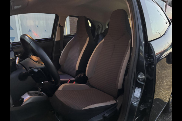 Toyota Aygo 1.0 VVT-i x-play Automaat Sportvelg Camera CarPlay, Airco Garantie