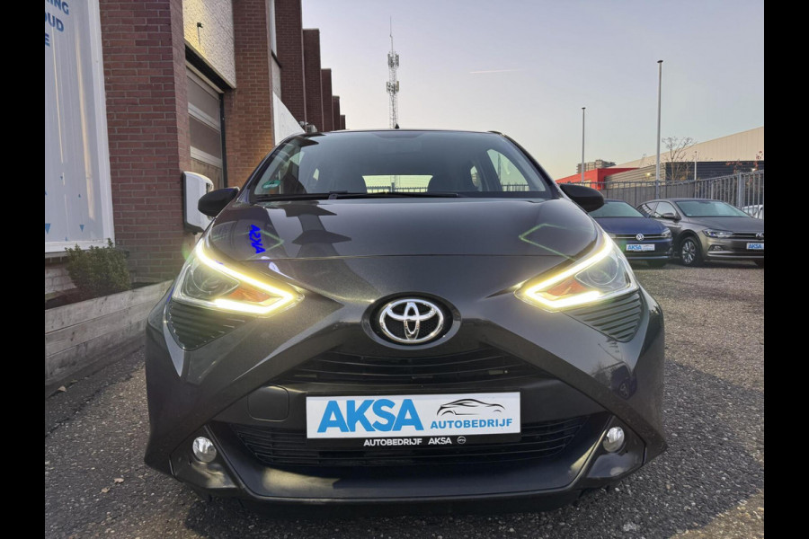 Toyota Aygo 1.0 VVT-i x-play Automaat Sportvelg Camera CarPlay, Airco Garantie