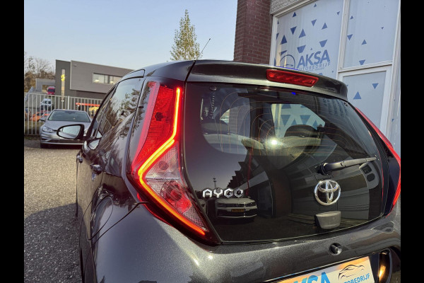 Toyota Aygo 1.0 VVT-i x-play Automaat Sportvelg Camera CarPlay, Airco Garantie
