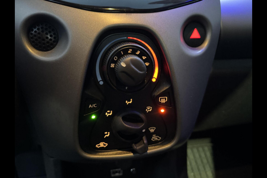 Toyota Aygo 1.0 VVT-i x-play Automaat Sportvelg Camera CarPlay, Airco Garantie