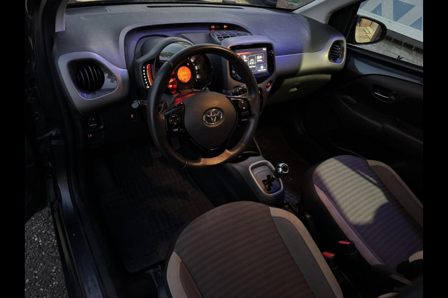 Toyota Aygo 1.0 VVT-i x-play Automaat Sportvelg Camera CarPlay, Airco Garantie