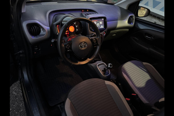 Toyota Aygo 1.0 VVT-i x-play Automaat Sportvelg Camera CarPlay, Airco Garantie