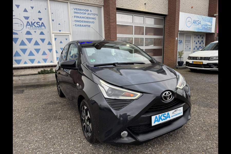 Toyota Aygo 1.0 VVT-i x-play Automaat Sportvelg Camera CarPlay, Airco Garantie