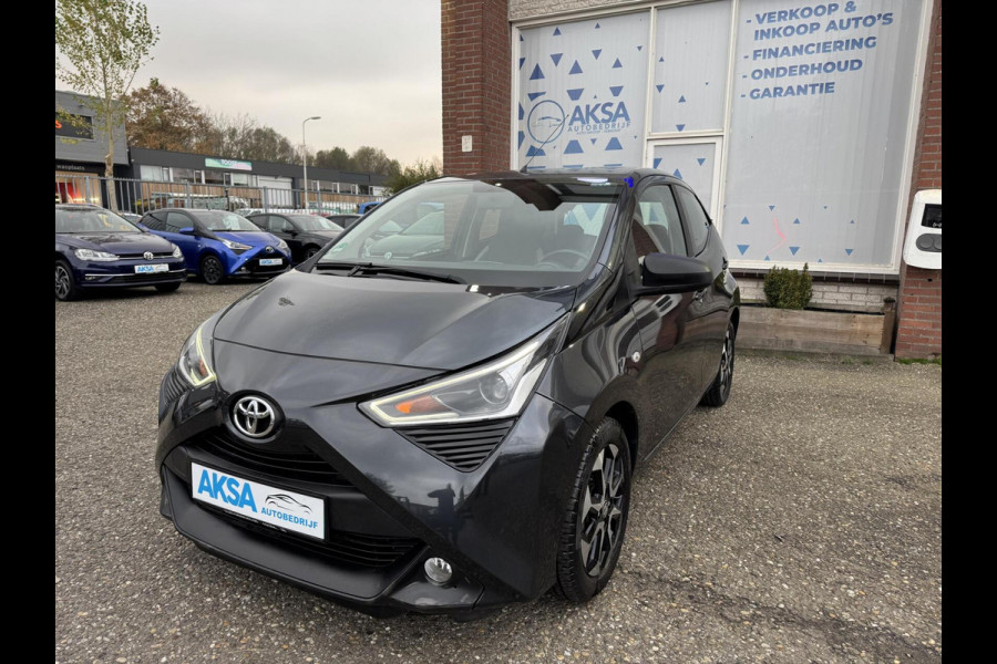 Toyota Aygo 1.0 VVT-i x-play Automaat Sportvelg Camera CarPlay, Airco Garantie