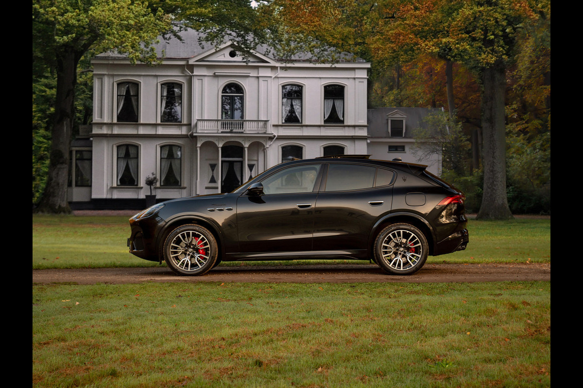 Maserati Grecale Modena 330pk | Pano-dak | Sonus Faber | 360 cam | Stoelventilatie | Head-up