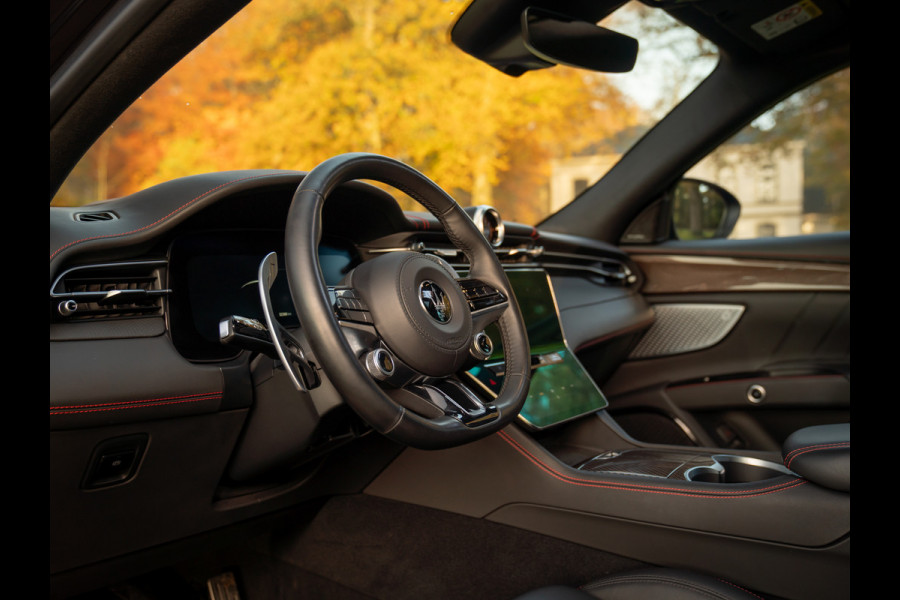 Maserati Grecale Modena 330pk | Pano-dak | Sonus Faber | 360 cam | Stoelventilatie | Head-up