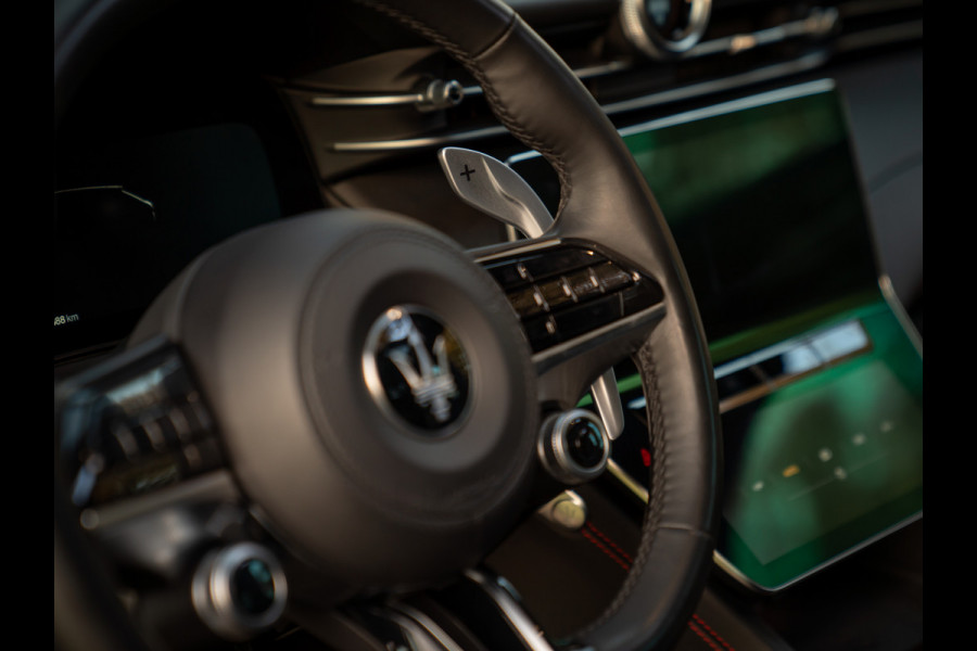 Maserati Grecale Modena 330pk | Pano-dak | Sonus Faber | 360 cam | Stoelventilatie | Head-up