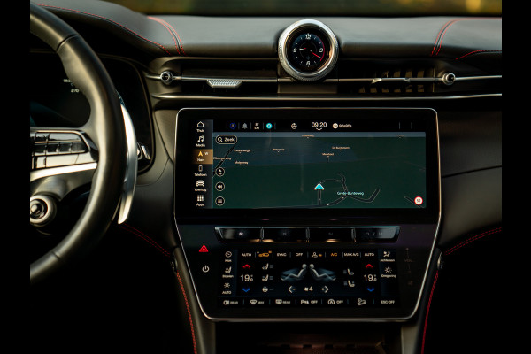 Maserati Grecale Modena 330pk | Pano-dak | Sonus Faber | 360 cam | Stoelventilatie | Head-up