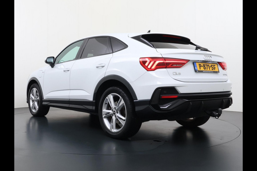 Audi Q3 Sportback 45 TFSI e S Edition VAN: €36.900,- VOOR: €31.877,- UW EINDEJAARSVOORDEEL: €5.023,- | PLUG IN HYBRIDE||2x S-LINE BINNEN + BUITEN| ADAPTIVE CRUISE| DODE HOEK | ELEK. TREKHAAK| DIG. DASH|